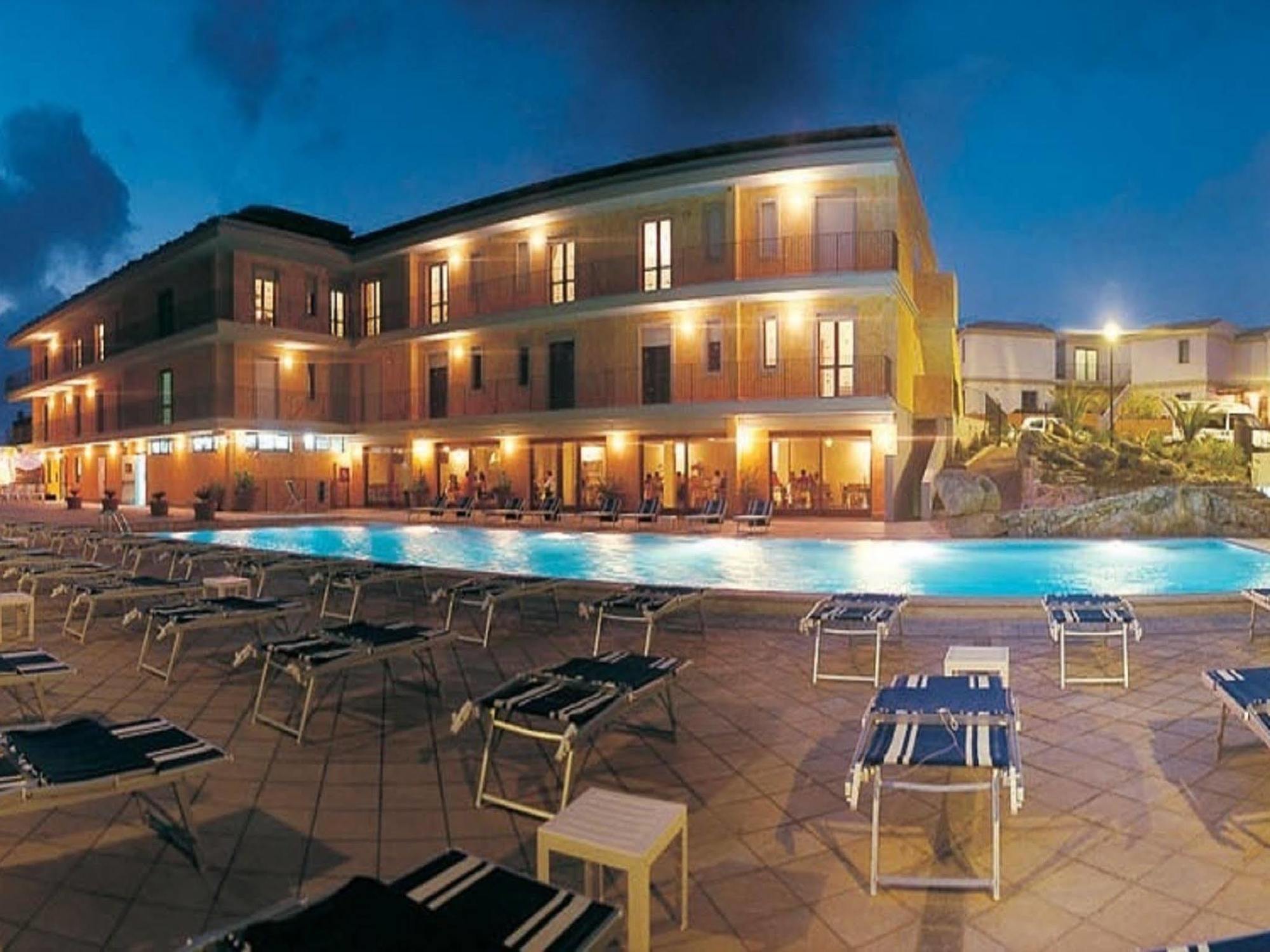 Borgo Saraceno Hotel-Residence Santa Teresa Gallura Exteriör bild